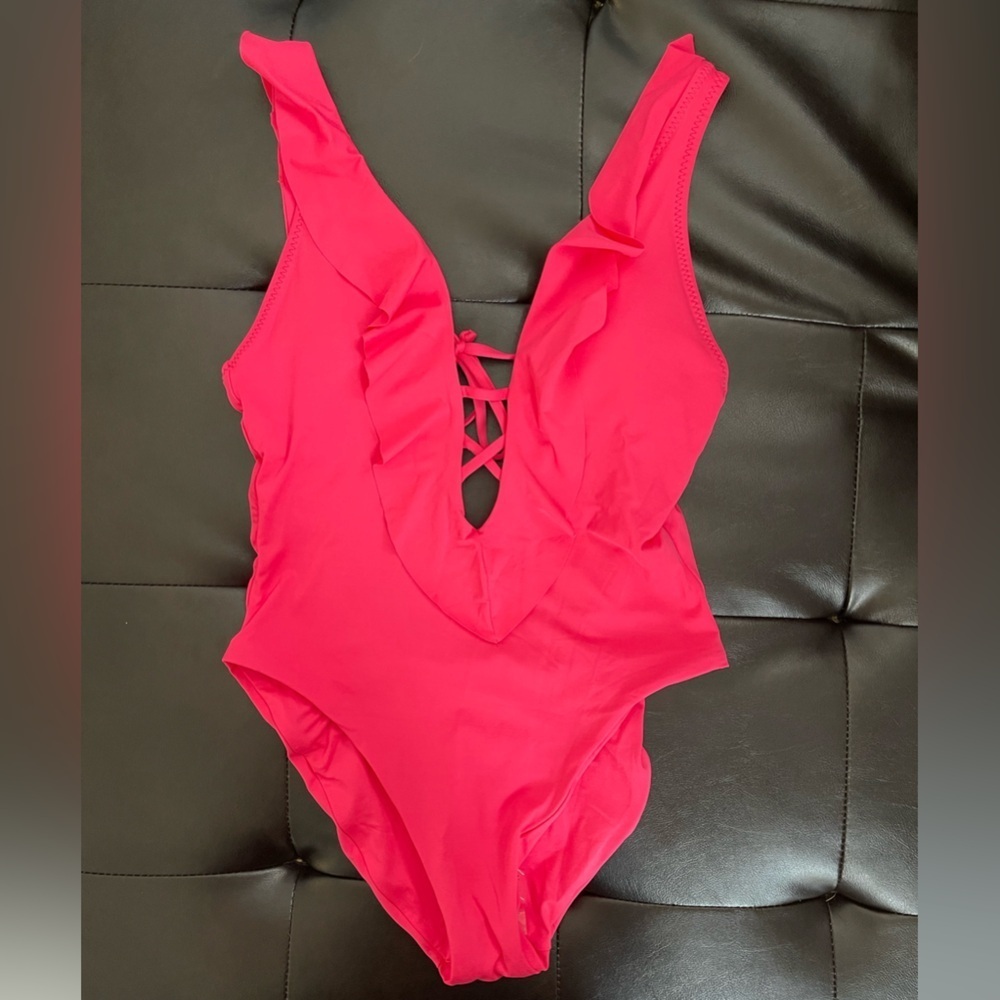 Becca 2 PIECES Swimsuit + Skirt Small Pink Plunge Ruffle - Picture 2 of 5
